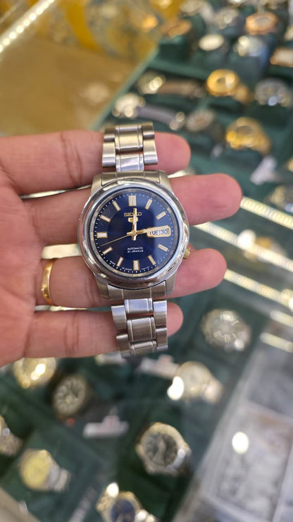 Seiko 5 Automatic blue dial watch with a stainless steel bracelet, model SNKK11K1. Size 39mm